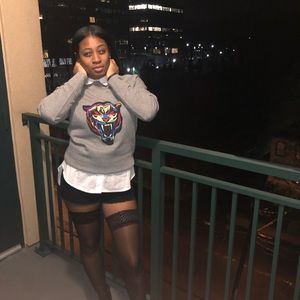 Meet your Posher, Dana